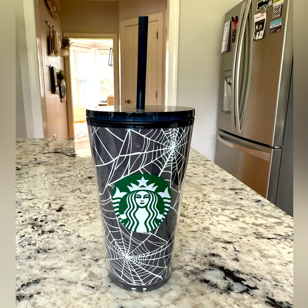 NWT Starbucks spiderweb glow in the dark tumbler! 🕸️